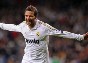 开云平台-赛道上的艺术，雷诺车队轻取哈斯，佩雷兹惊艳四座的背后